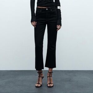 Zara EUC Ness Cropped Flared Mid Rise Jeans Black Raw Hem Size 4
